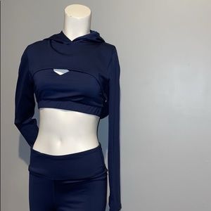 Gym attire brand new no tag. Never worn. 3 pieces,large in navy blue